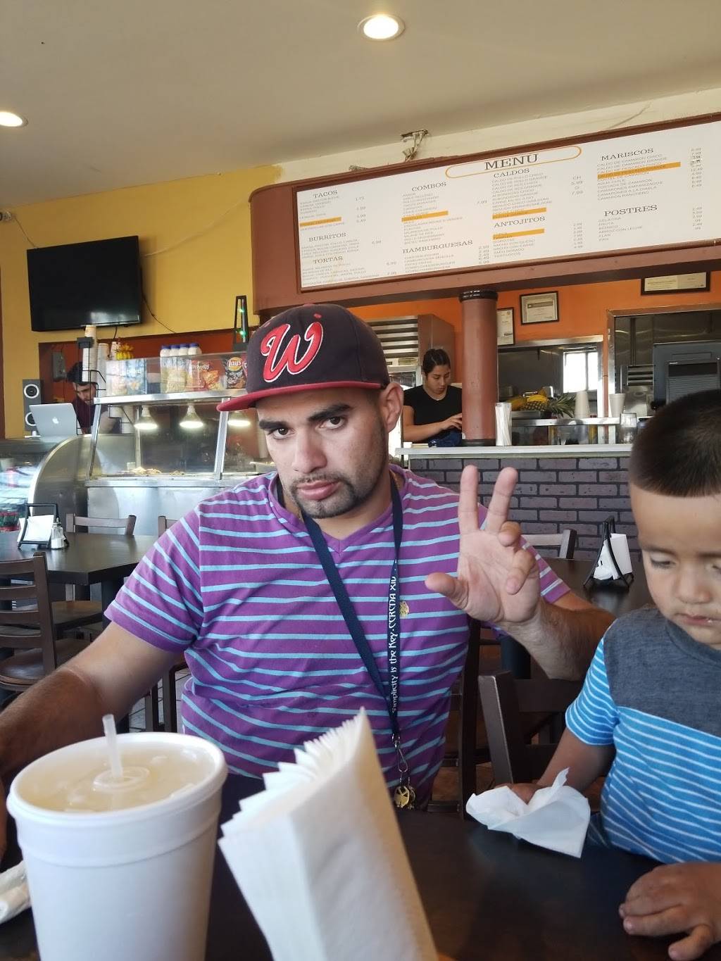 Taqueria El Chavocho | restaurant | 900 W Wooley Rd, Oxnard, CA 93030, USA | 8054836700 OR +1 805-483-6700