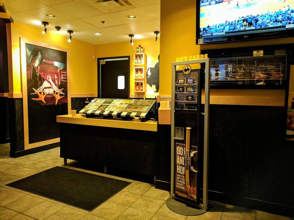 Buffalo Wild Wings | restaurant | 3900 Lexington Rd Suite 100, Logansport, IN 46947, USA | 5745161011 OR +1 574-516-1011