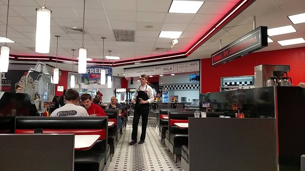 Steak n Shake | restaurant | 2001 Colby Taylor Dr, Richmond, KY 40475, USA | 8596269300 OR +1 859-626-9300