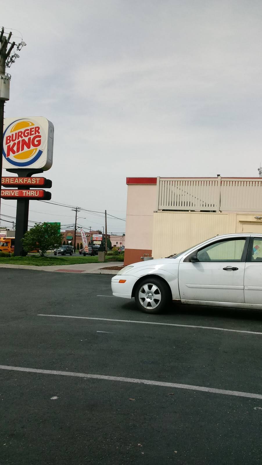 Burger King | restaurant | 1039 N Pearl St, Bridgeton, NJ 08302, USA | 8564558147 OR +1 856-455-8147