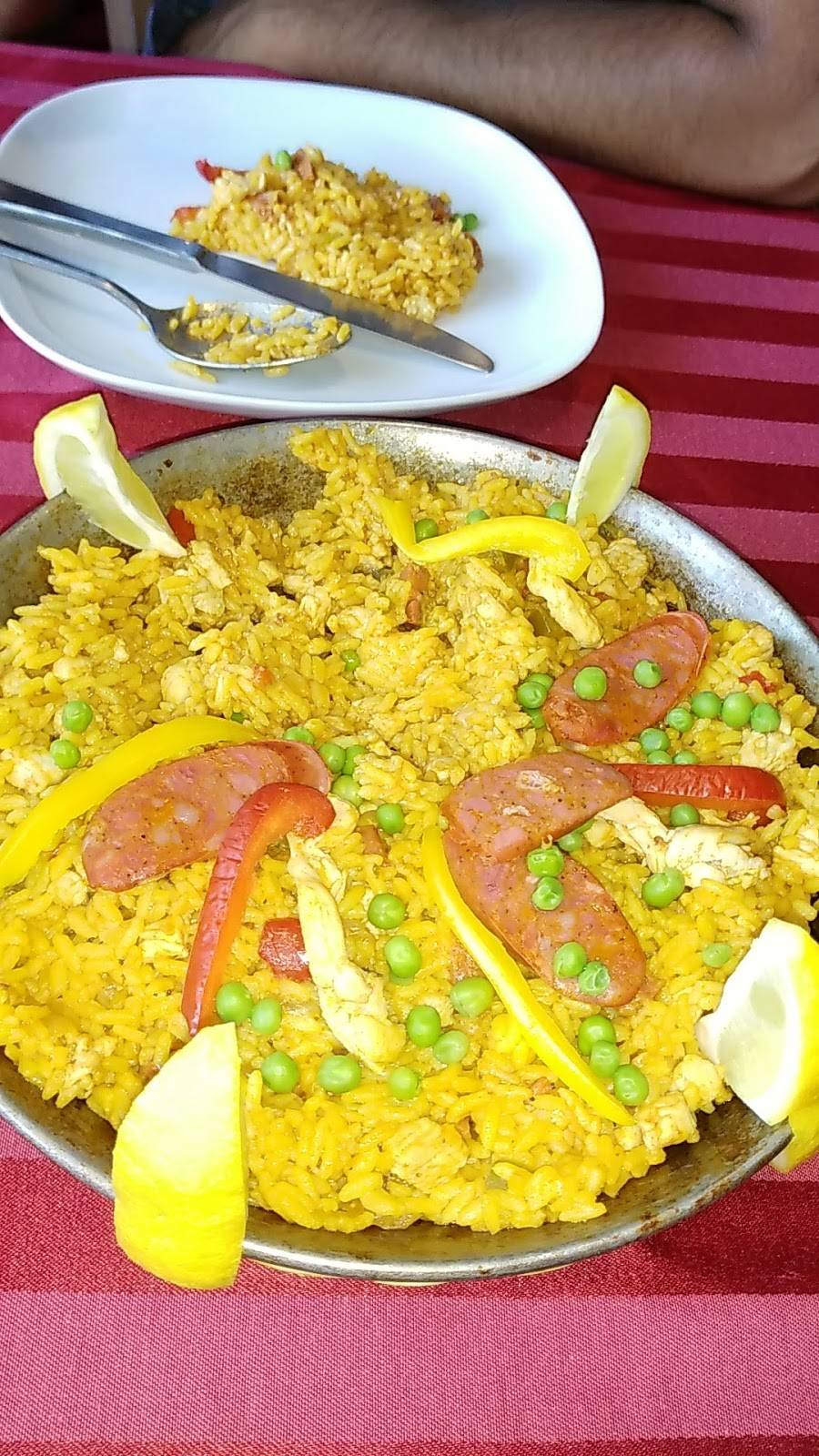 La Casa De Las Paellas | restaurant | 10414 E Colonial Dr, Orlando, FL 32817, USA | 4077369880 OR +1 407-736-9880