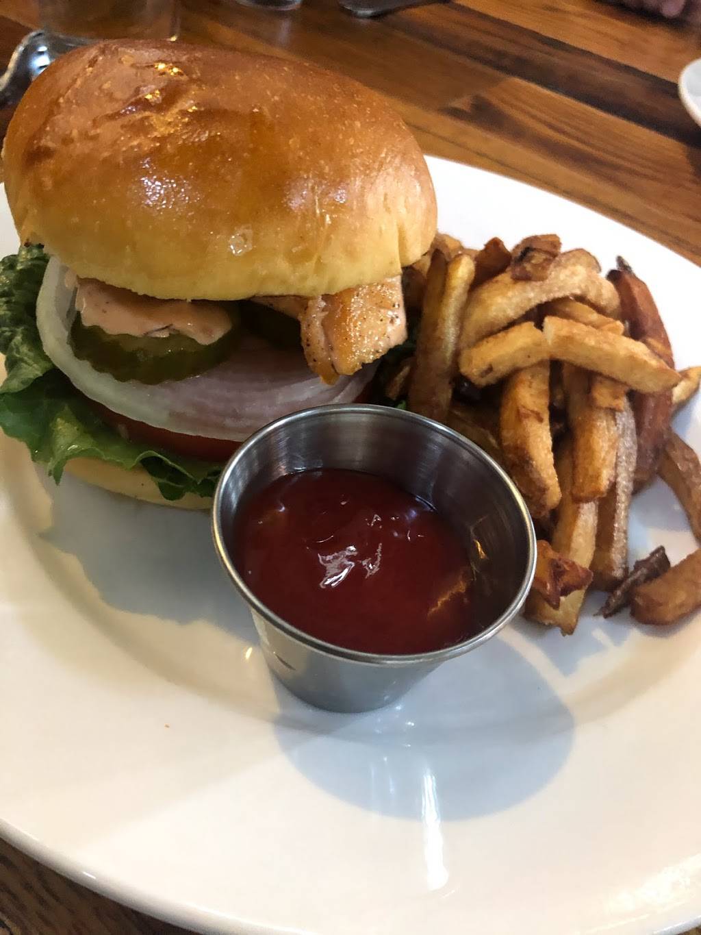 Farmers Market Bistro | restaurant | 9 E Old St, Petersburg, VA 23803, USA | 8043385400 OR +1 804-338-5400