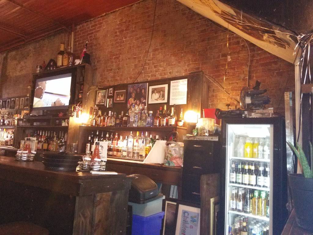 Shirley Maes Cafe | restaurant | 802 S Clay St, Louisville, KY 40203, USA | 5025895295 OR +1 502-589-5295