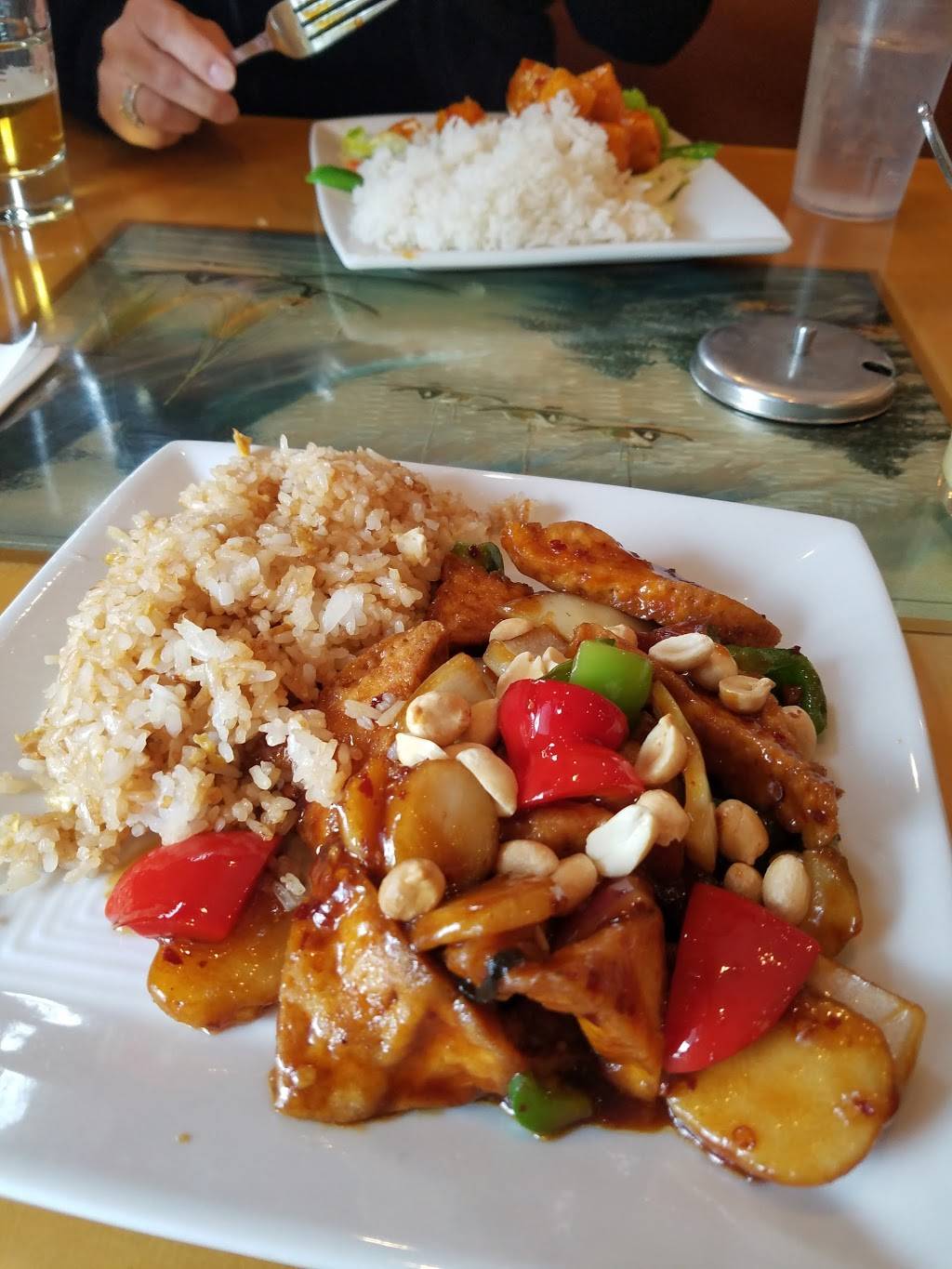 Henrys Chinese Restaurant | restaurant | 175 Main St #8117, Edwards, CO 81632, USA | 9709263050 OR +1 970-926-3050