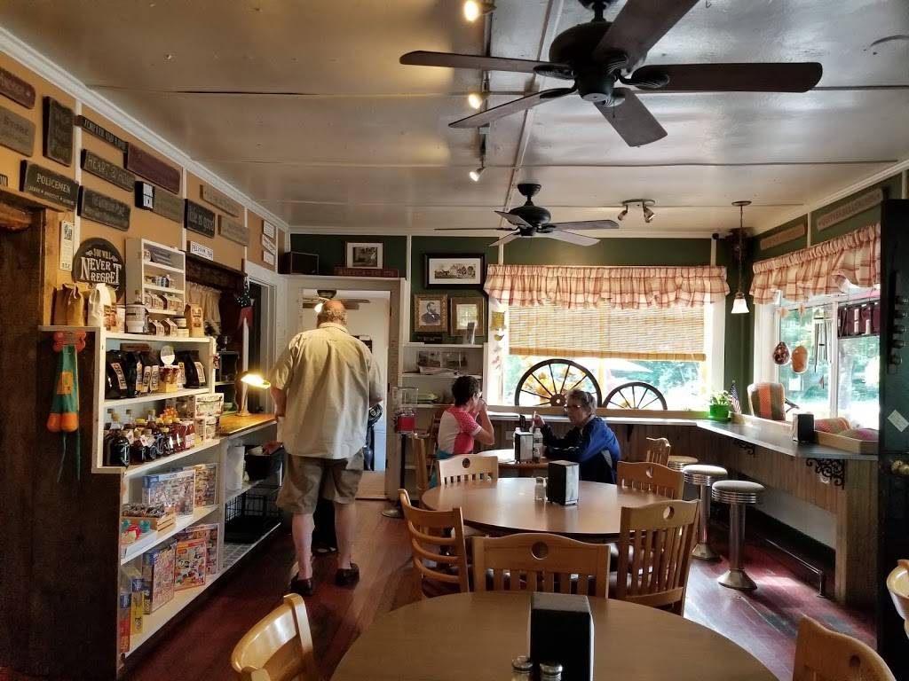 Windham Junction Country Gift Shop & Kitchen | restaurant | 128 N Lowell Rd, Windham, NH 03087, USA | 6034347467 OR +1 603-434-7467