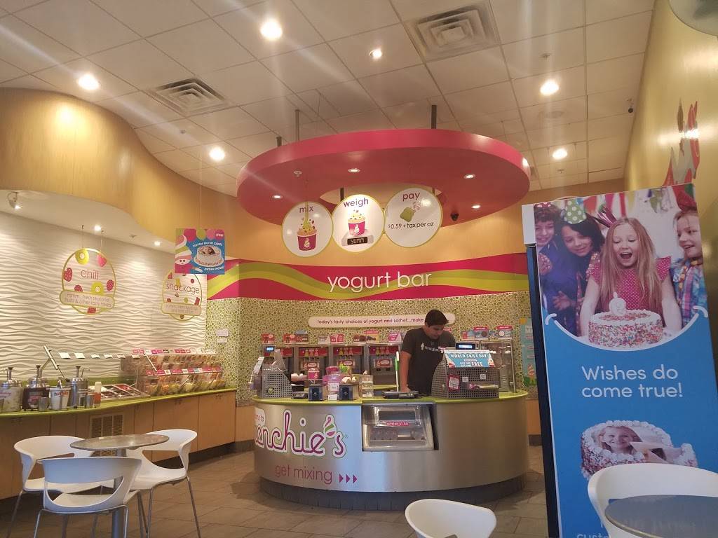 Menchies Frozen Yogurt | bakery | 15798 SW 56th St, Miami, FL 33185, USA | 3053828700 OR +1 305-382-8700