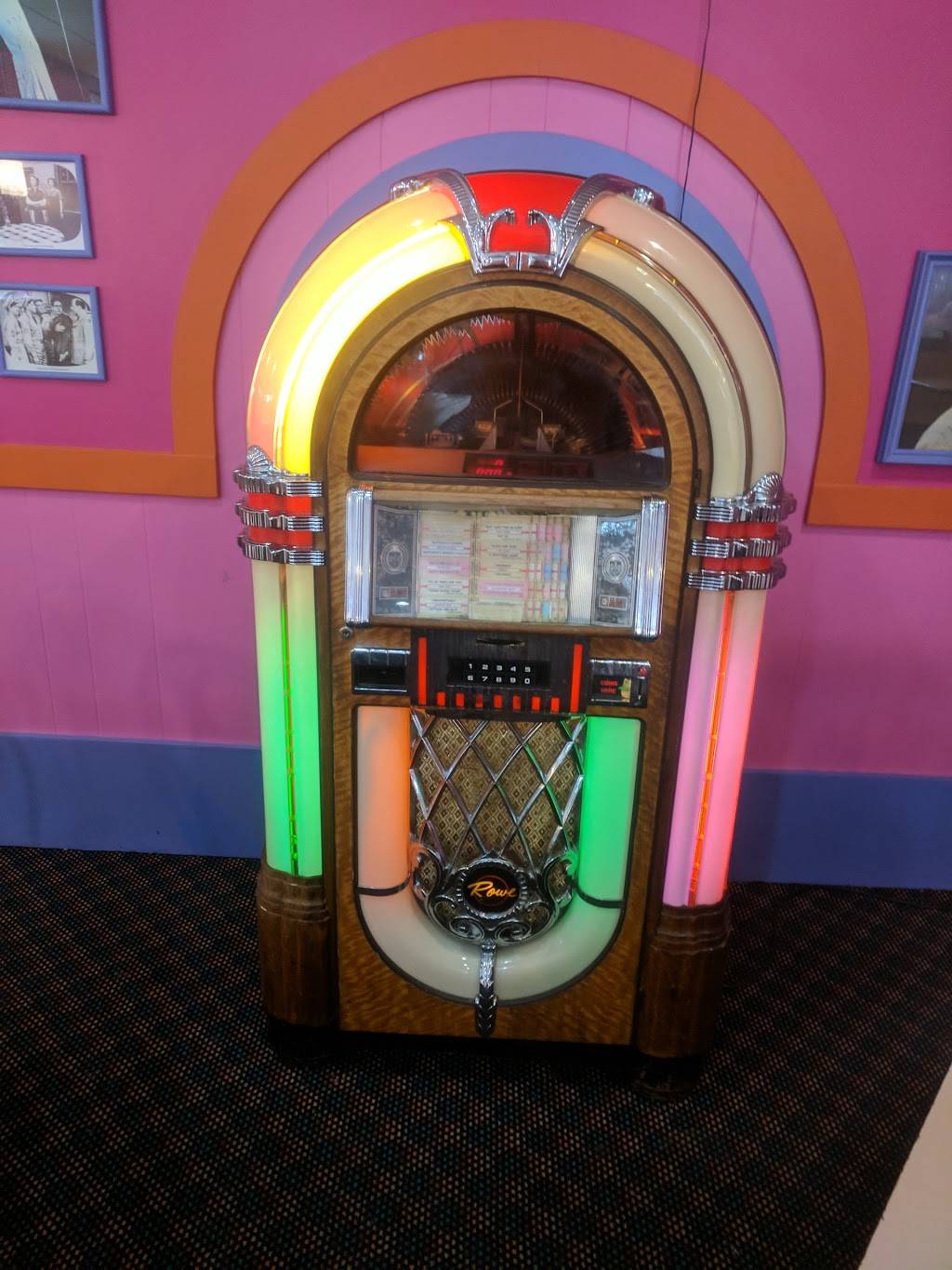 Leasons Dairy Bar and Grille | restaurant | 11475 13 Mile Rd, Warren, MI 48093, USA | 5869772680 OR +1 586-977-2680