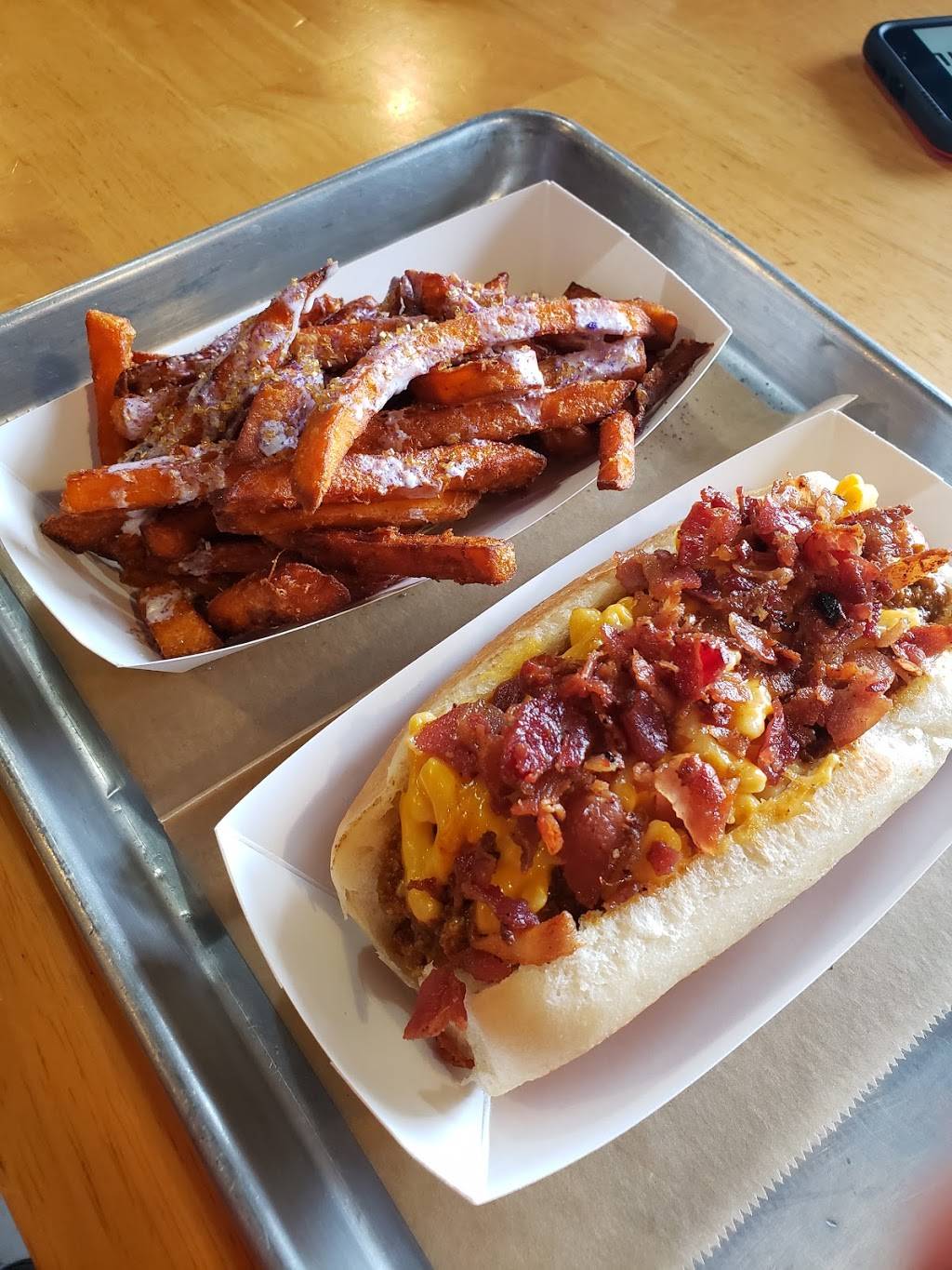 Botskys | restaurant | 104 W Pujo St, Lake Charles, LA 70601, USA | 3374911155 OR +1 337-491-1155