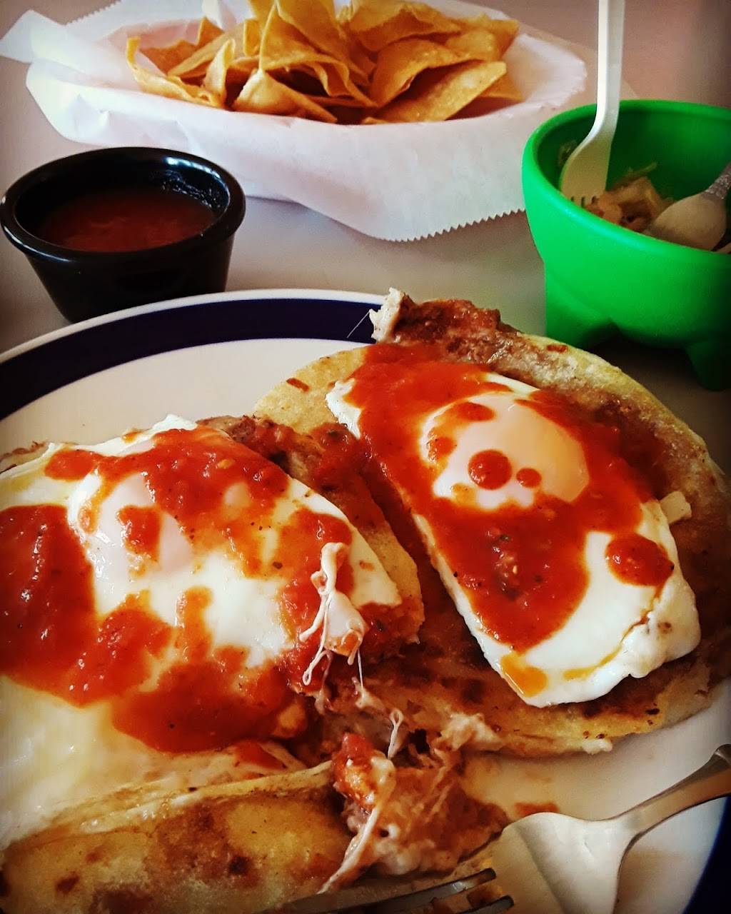 Anitas Cuisine | restaurant | 5816 Merriam Dr, Merriam, KS 66203, USA | 9134325855 OR +1 913-432-5855