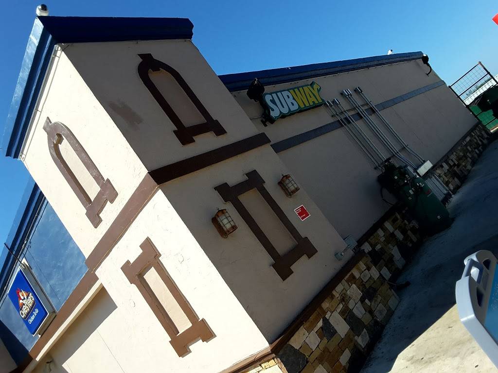 Subway | restaurant | 9977, I-35, Moore, TX 78057, USA | 8306632940 OR +1 830-663-2940
