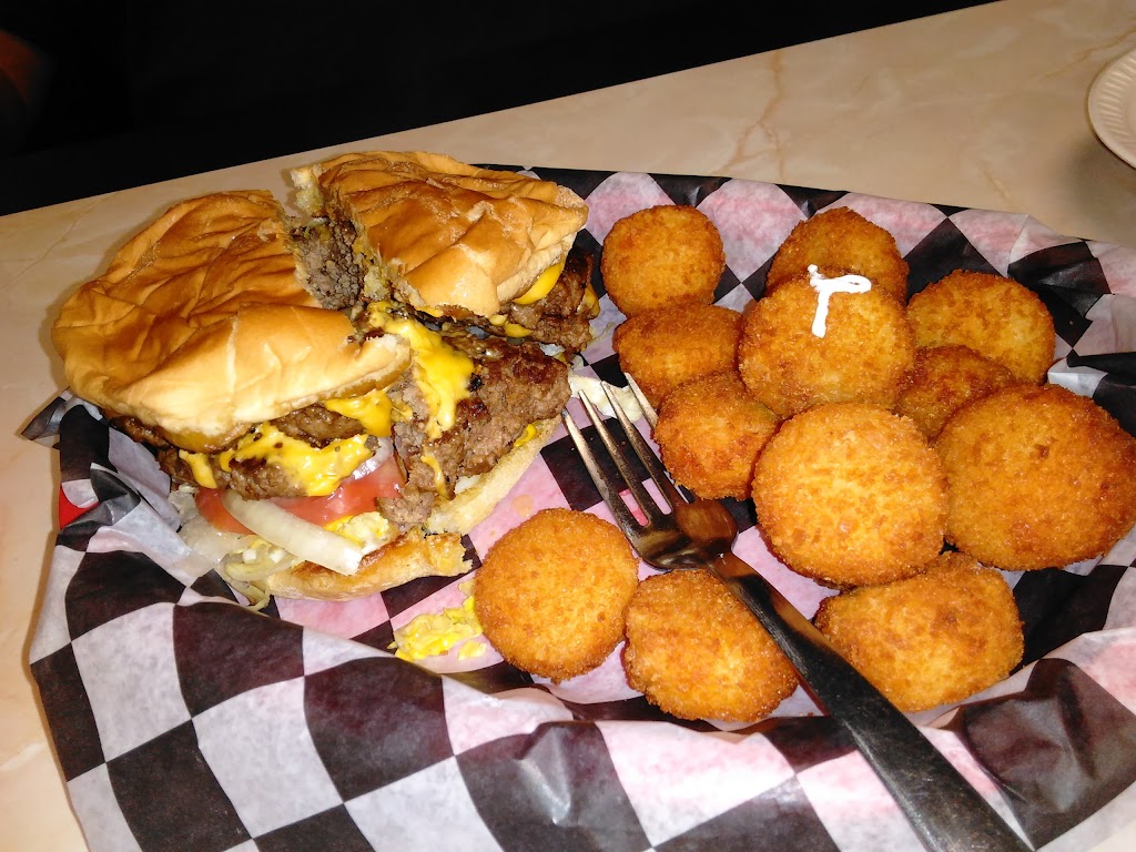 Crooked Arrow Cafe | restaurant | 208 S Main St, Seiling, OK 73663, USA | 5809224822 OR +1 580-922-4822