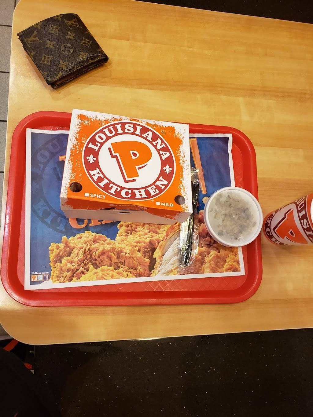Popeyes Louisiana Kitchen | restaurant | 7111 E 22nd St, Tucson, AZ 85710, USA | 5208861600 OR +1 520-886-1600