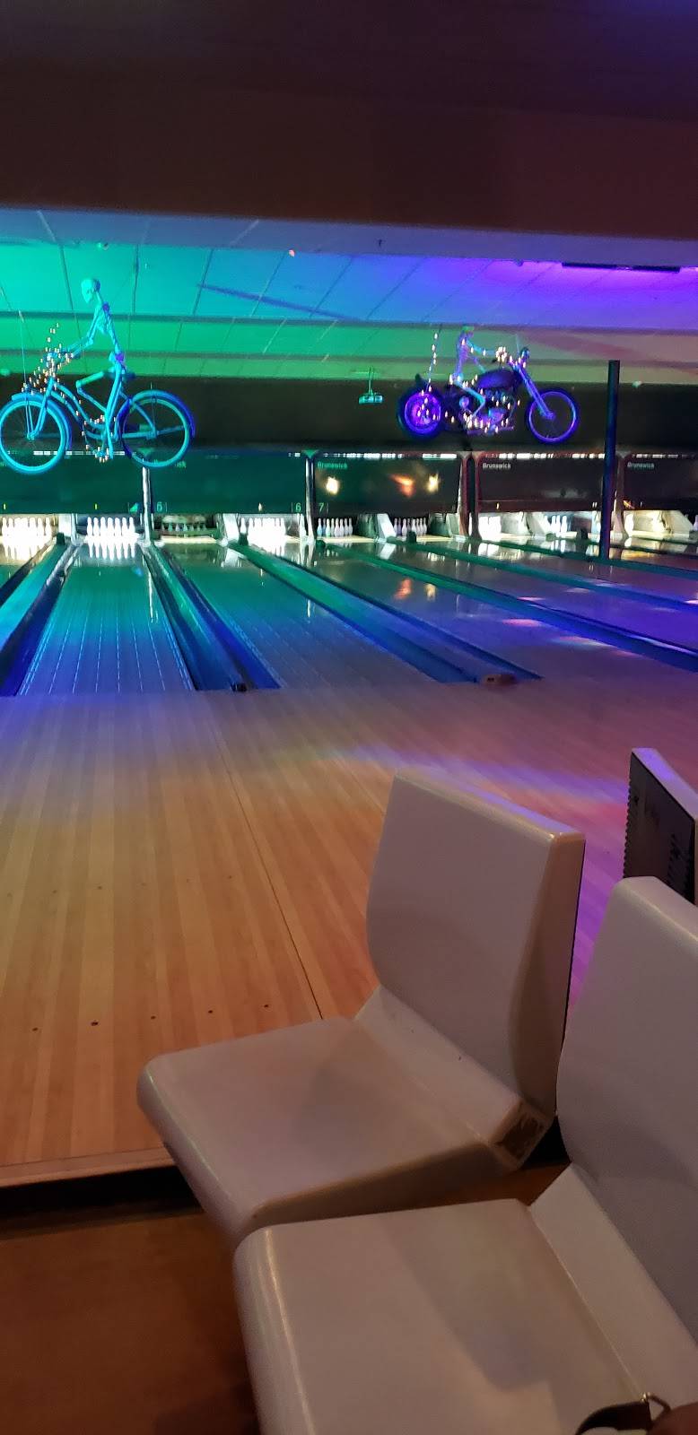 The Phoenix Bar & Bowling | night club | 2600 Blanding Blvd, Jacksonville, FL 32210, USA | 9046195683 OR +1 904-619-5683