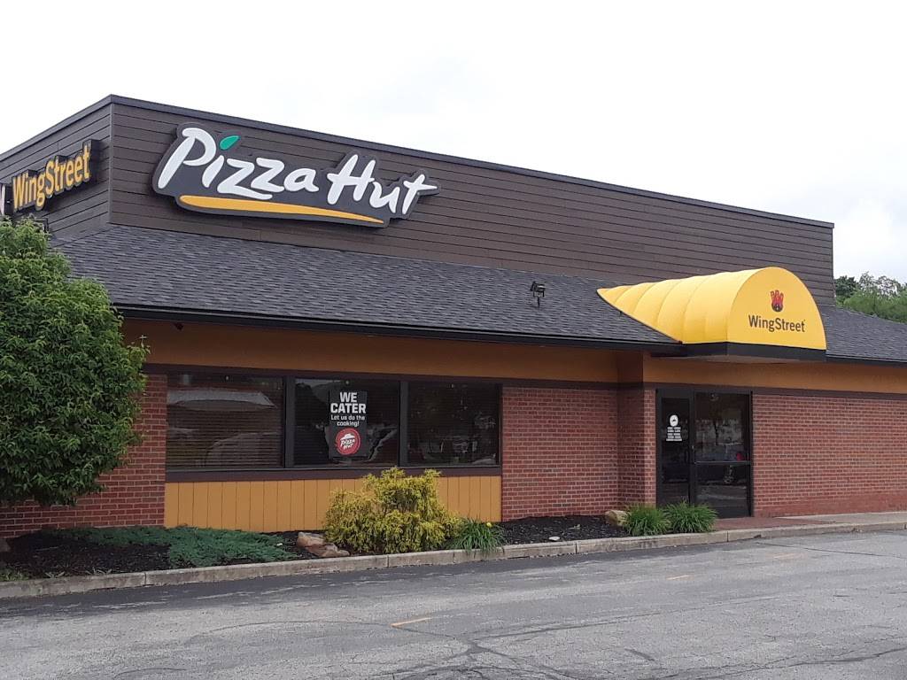 Pizza Hut | meal takeaway | 300 W OH-14, Columbiana, OH 44408, USA | 3304822623 OR +1 330-482-2623