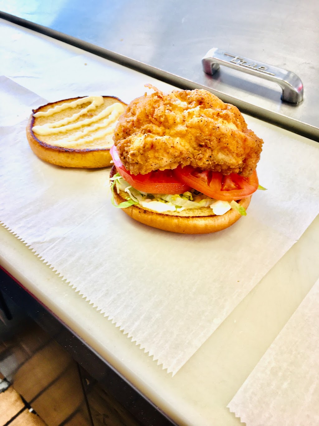 Carters Fried Chicken of Rochelle | restaurant | 1303 1st Ave, Rochelle, GA 31079, USA | 2293990011 OR +1 229-399-0011