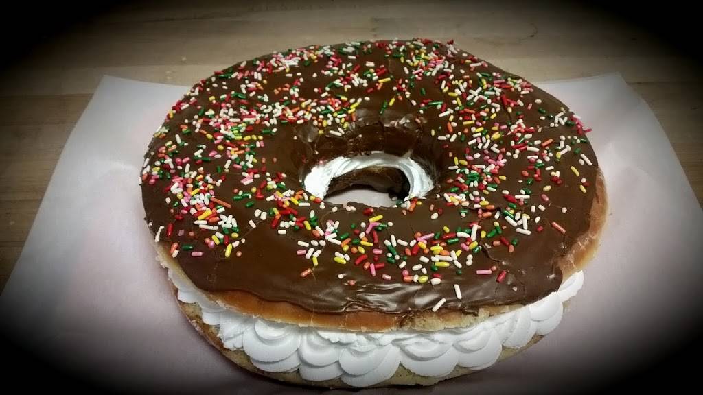 Ravins Donuts & Ice Cream | restaurant | 14664 7th St, Victorville, CA 92395, USA | 7608813545 OR +1 760-881-3545