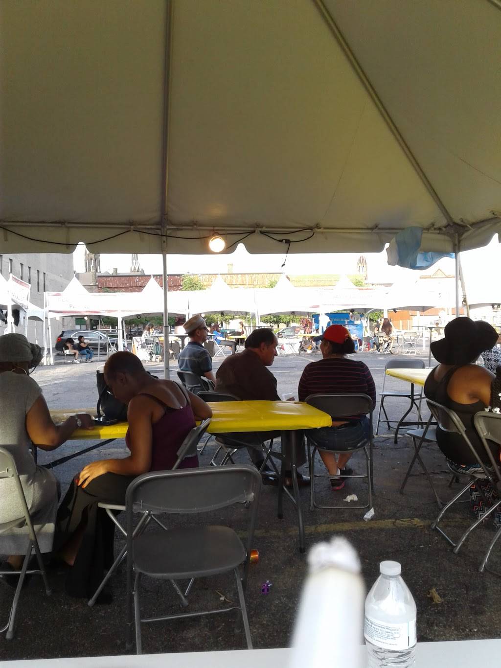 Hong Kong Kitchen | restaurant | 2802 Clark Ave, Cleveland, OH 44109, USA | 2165668811 OR +1 216-566-8811