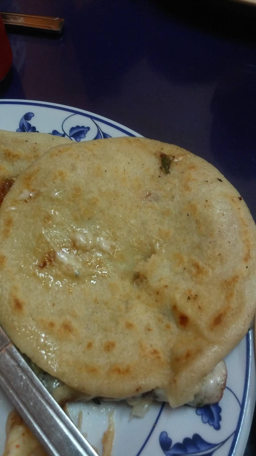 Restaurante y Pupuseria Azucena | restaurant | 2621 Saturn Ave, Huntington Park, CA 90255, USA | 3235810661 OR +1 323-581-0661