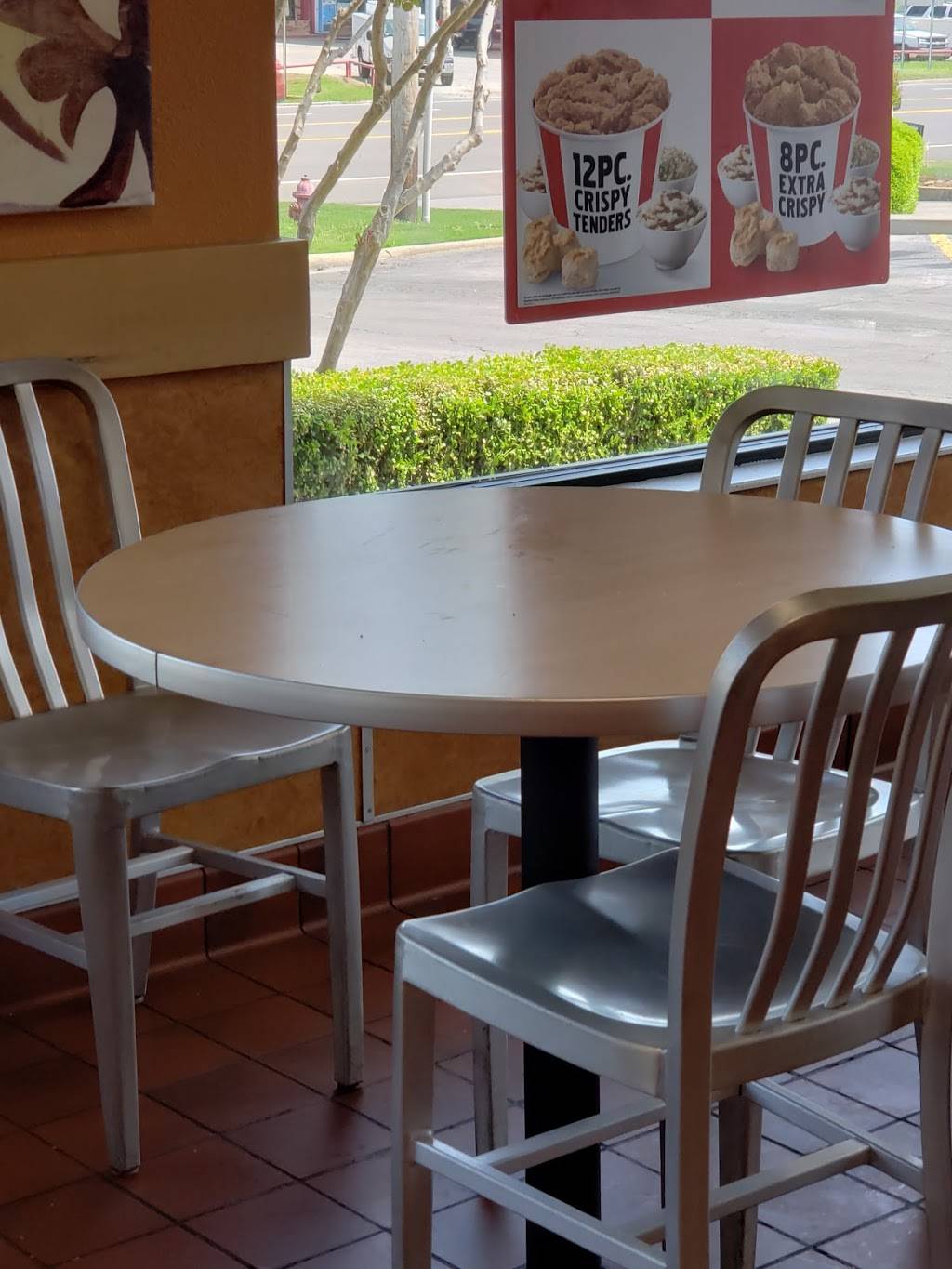 KFC | restaurant | 469 US-71, Alma, AR 72921, USA | 4796324151 OR +1 479-632-4151