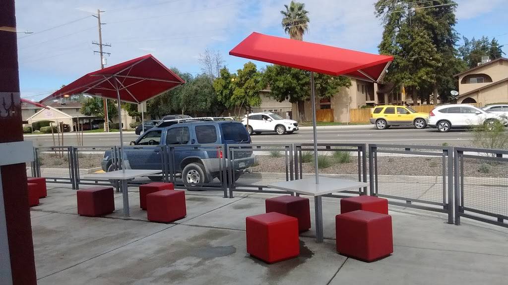 Jack in the Box | restaurant | 107 W Caldwell Ave, Visalia, CA 93277, USA | 5597490191 OR +1 559-749-0191