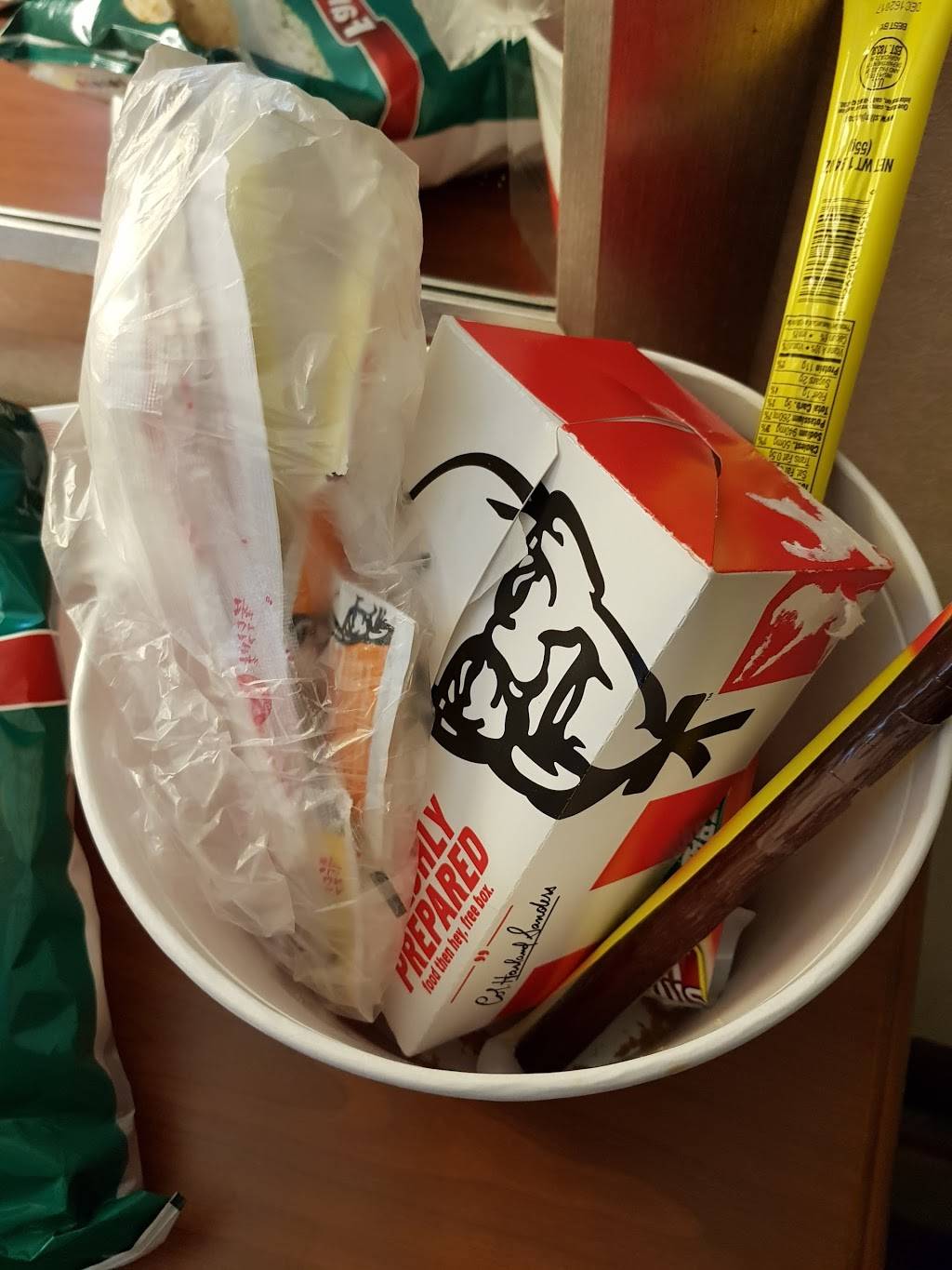 KFC | restaurant | 6851 Beach Blvd, Buena Park, CA 90621, USA | 7147392055 OR +1 714-739-2055