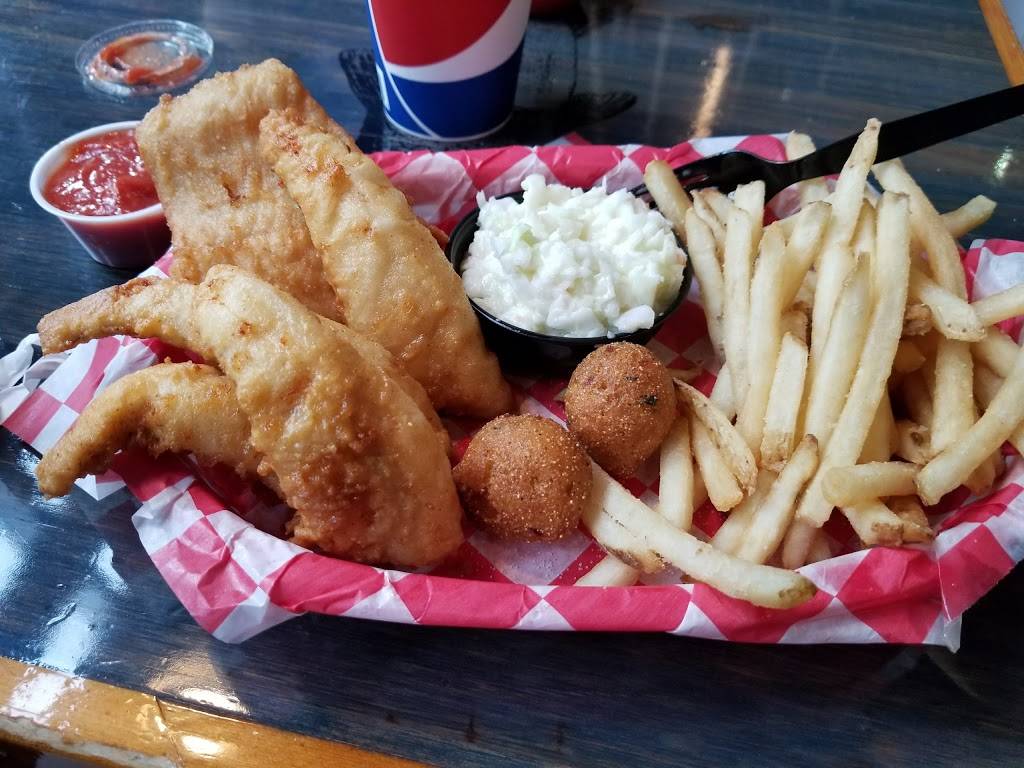Scalawags Whitefish & Chips | restaurant | 303 E State St, Traverse City, MI 49684, USA | 2319338700 OR +1 231-933-8700