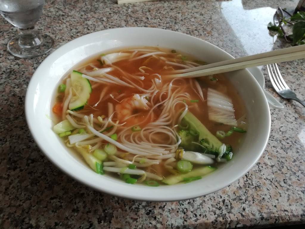 Restaurant Chez Tau Bay | restaurant | 745 Rue Jean-Talon, Montréal, QC H2R 1T9, Canada | 5142741234 OR +1 514-274-1234