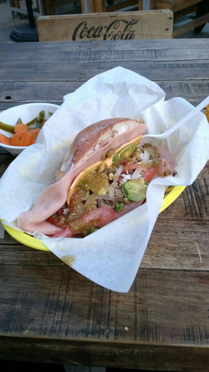 Tortas de La Barda | restaurant | Av de los Insurgentes 666, Rio Tijuana 3ra Etapa, Tijuana, B.C., Mexico | 016643585644 OR +52 664 358 5644