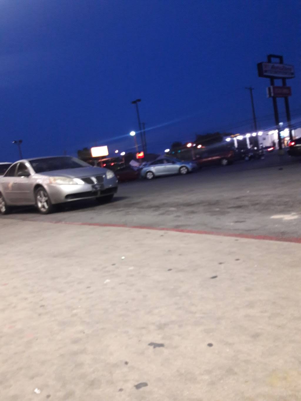 Williams Chicken | restaurant | 2831 E Ledbetter Dr, Dallas, TX 75216, USA | 2143711430 OR +1 214-371-1430