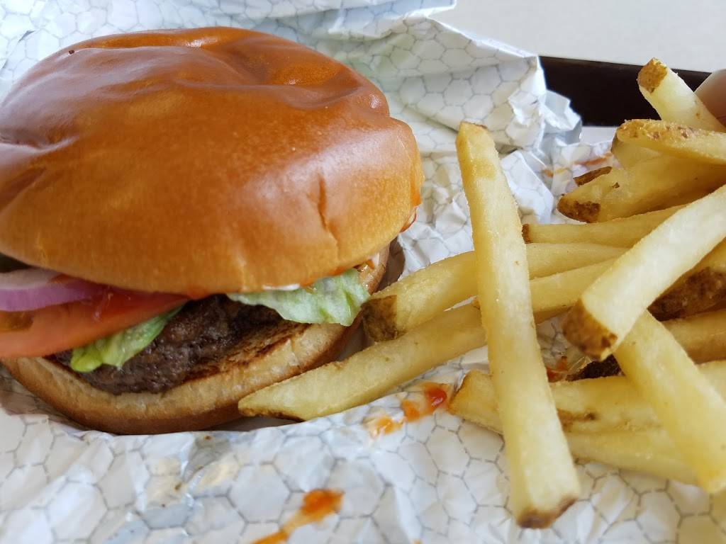 Wendys | restaurant | 4161 S 84th St, Omaha, NE 68127, USA | 4023397717 OR +1 402-339-7717