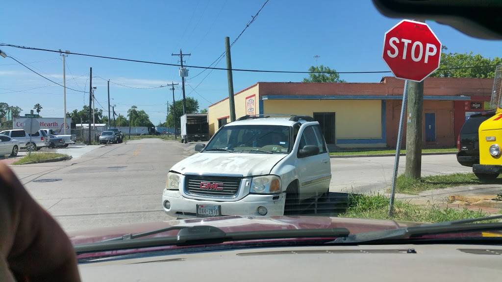 Alamos Taqueria | restaurant | 7025 Lyons Ave, Houston, TX 77020, USA | 8322316032 OR +1 832-231-6032