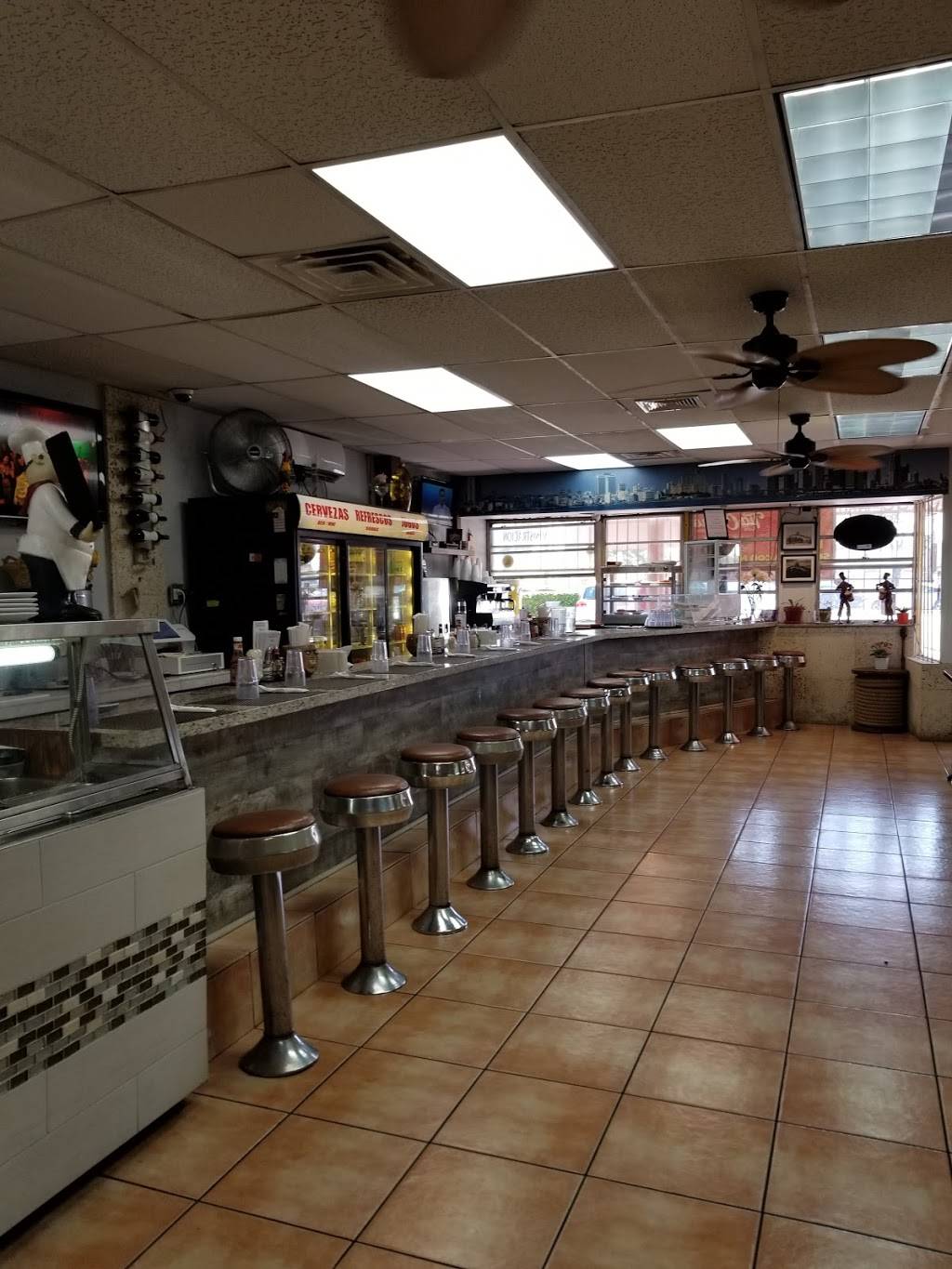 Tia Cacha Cafe | cafe | 7241 Coral Way, Miami, FL 33155, USA | 3052654999 OR +1 305-265-4999