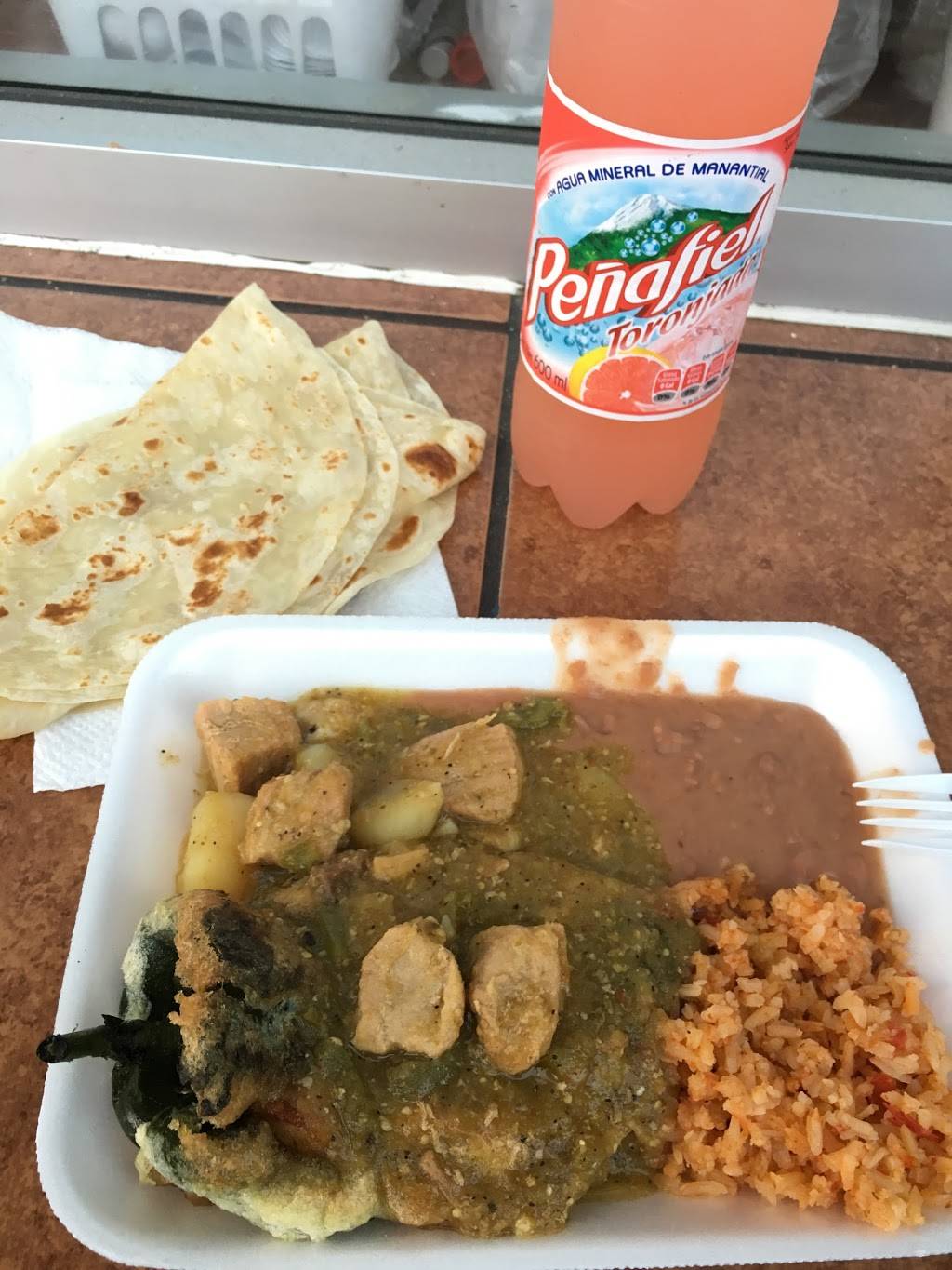 Lonchería Sarita | restaurant | Adolfo de La Huerta 5608, Manuelparedes I, 22620 Tijuana, B.C., Mexico | 016647092885 OR +52 664 709 2885