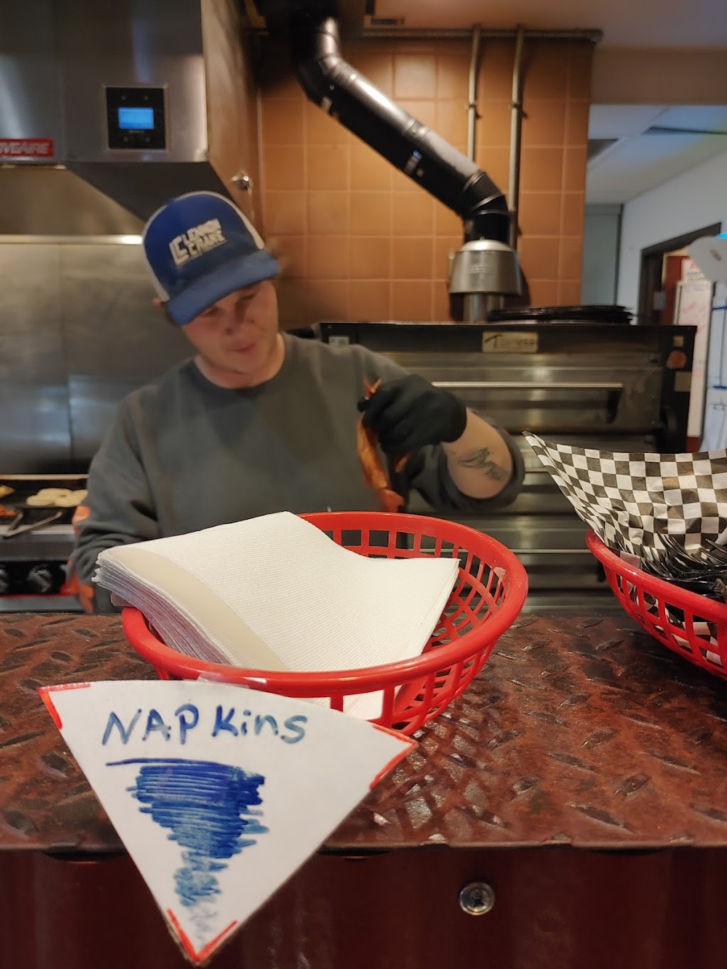 Coast In Gas | restaurant | 7104 AZ-68, Golden Valley, AZ 86413, USA | 9285652910 OR +1 928-565-2910