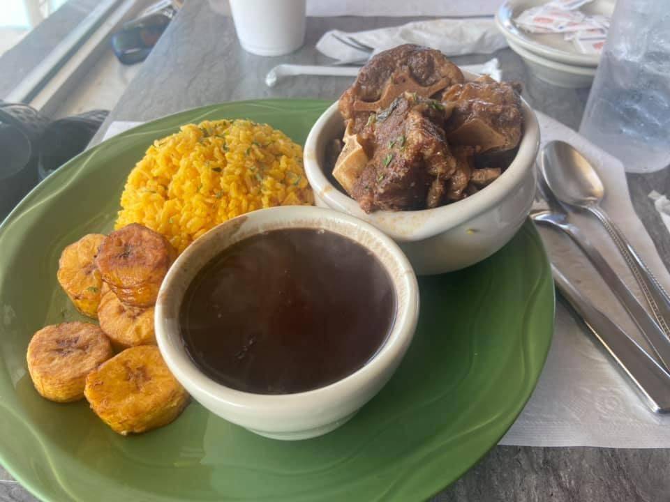 Carmela Corner Restaurant | restaurant | 120 Commercial Way, Spring Hill, FL 34606, USA | 3526063970 OR +1 352-606-3970