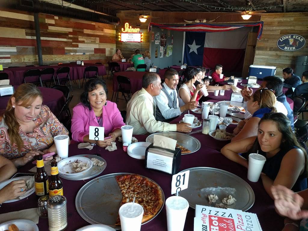 Whizzerville Hall | restaurant | 6320 FM713, Dale, TX 78616, USA | 5123984601 OR +1 512-398-4601