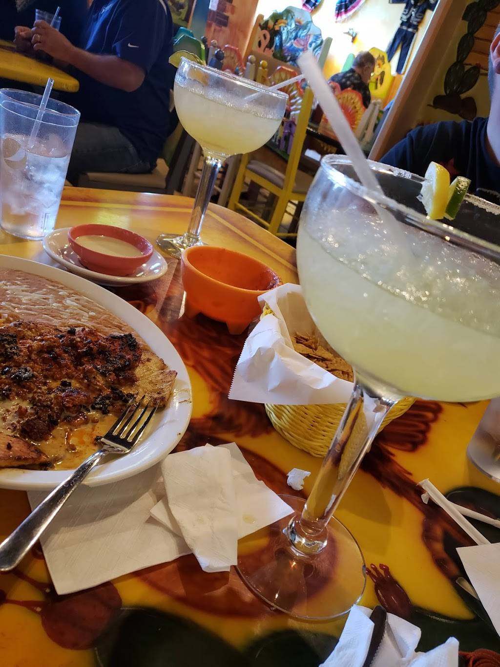 Las Palmas | restaurant | 200 Keul Rd, Dixon, IL 61021, USA | 8152840881 OR +1 815-284-0881