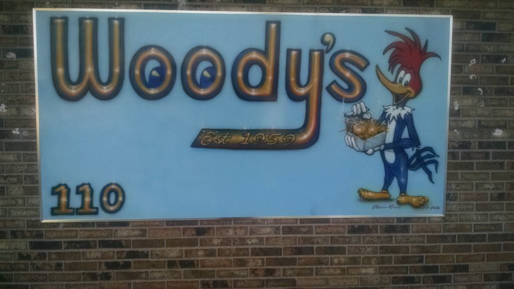 Woodys Drive-In | restaurant | 110 Northport Dr, Godfrey, IL 62035, USA | 6184667840 OR +1 618-466-7840