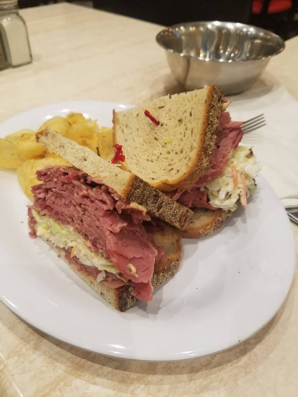 Rosenfelds Jewish Deli | restaurant | 18949 Coastal Hwy, Rehoboth Beach, DE 19971, USA | 3026451700 OR +1 302-645-1700