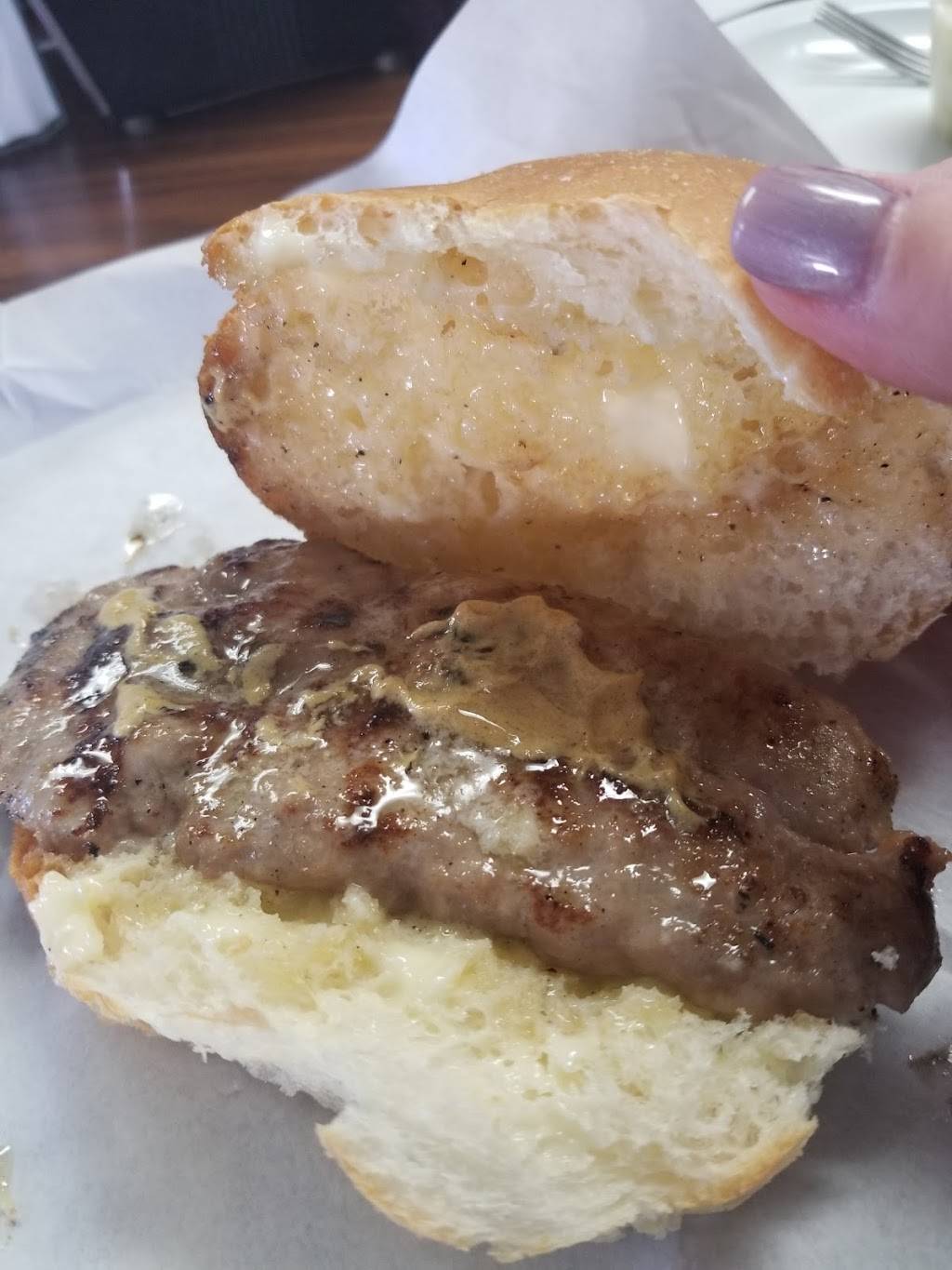 Charcoal Inn North | restaurant | 1637 Geele Ave, Sheboygan, WI 53083, USA | 9204581147 OR +1 920-458-1147