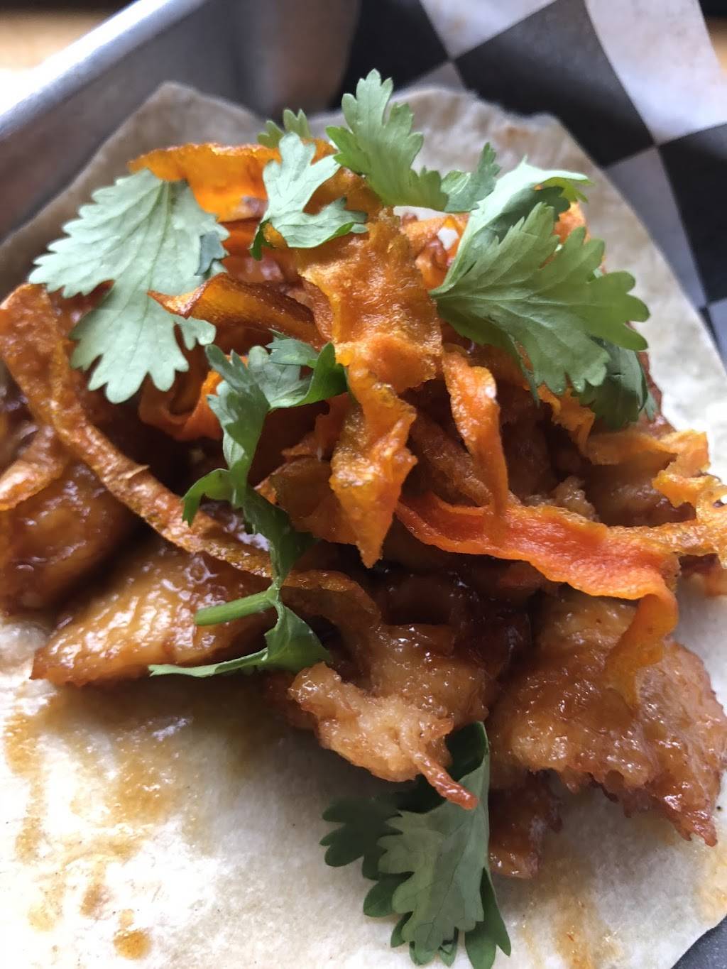 Slash Run | restaurant | 201 Upshur St NW, Washington, DC 20011, USA | 2028389929 OR +1 202-838-9929