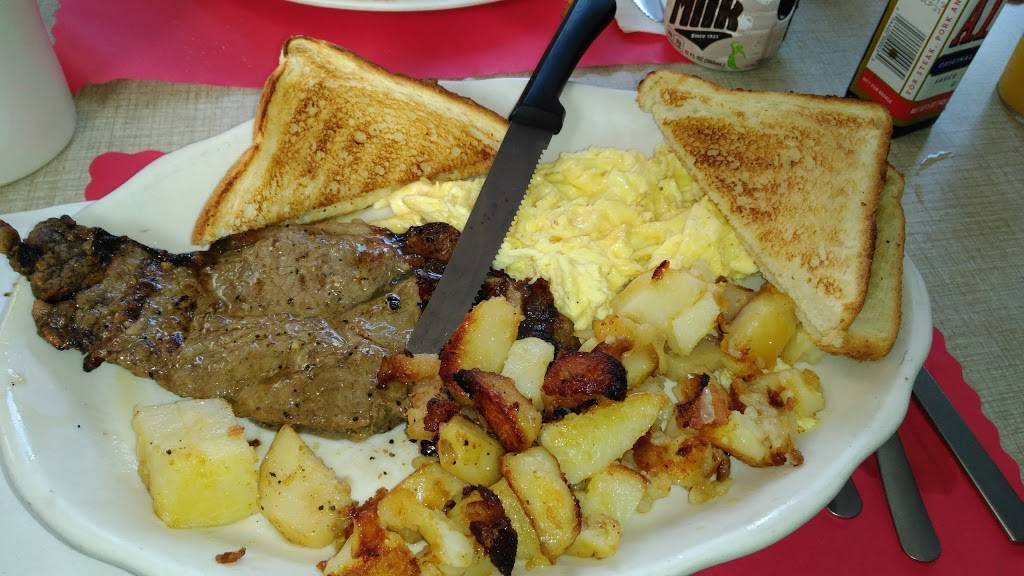 Club Diner | restaurant | 145 Dutton St, Lowell, MA 01852, USA | 9784521679 OR +1 978-452-1679