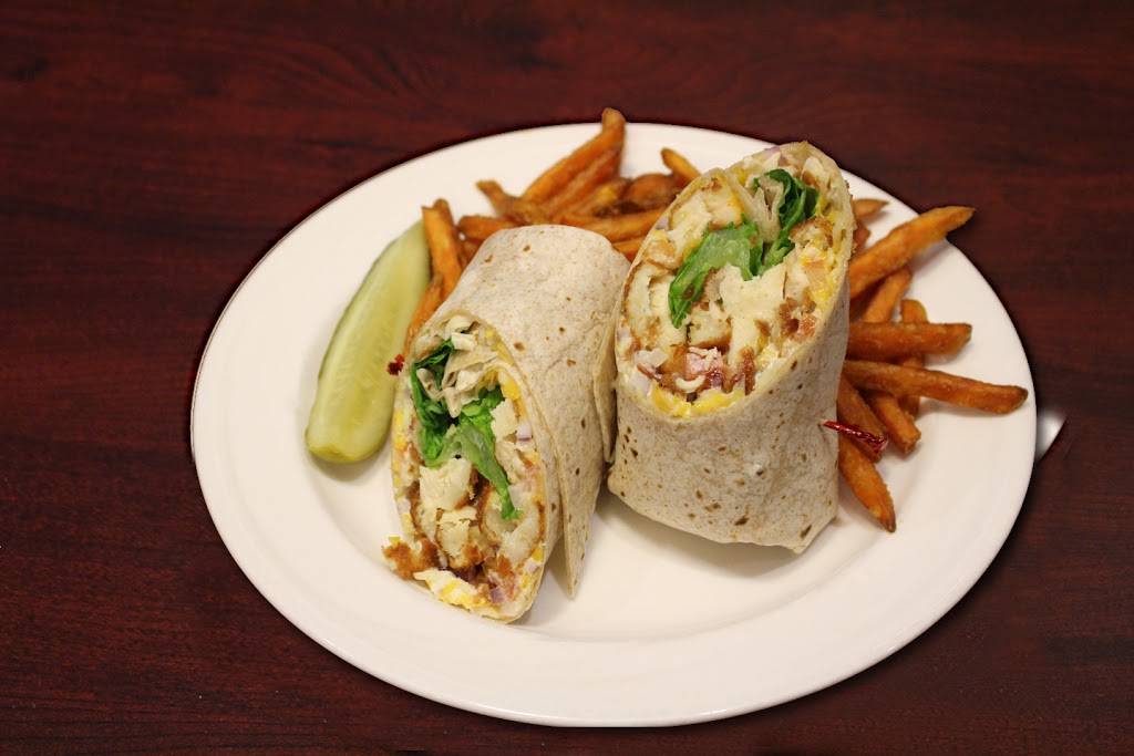 Trio Grille | restaurant | 101 Franks Rd, Marengo, IL 60152, USA | 8155683333 OR +1 815-568-3333