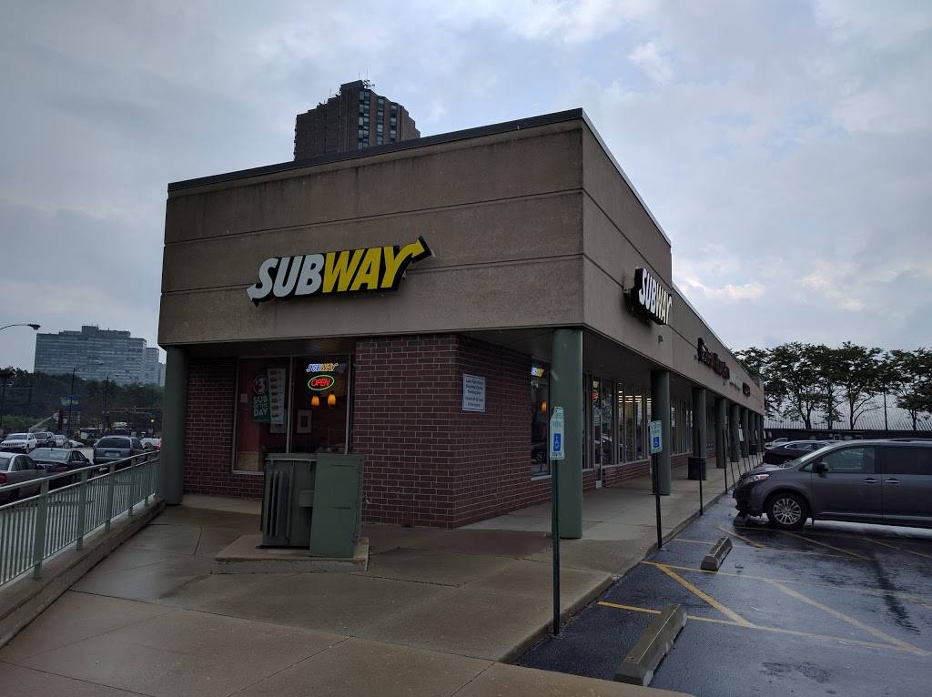 Subway Restaurants | restaurant | 1322 E 47th St, Chicago, IL 60653, USA | 7732851834 OR +1 773-285-1834