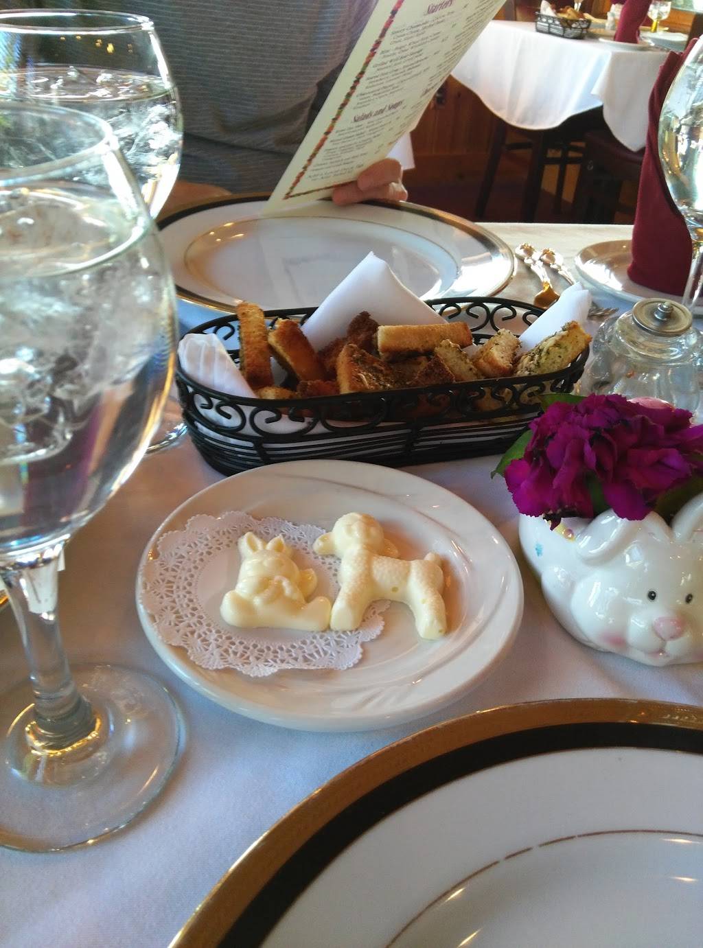 Rowe Inn Restaurant | restaurant | 6303 E Jordan Rd, Ellsworth, MI 49729, USA | 2315887351 OR +1 231-588-7351