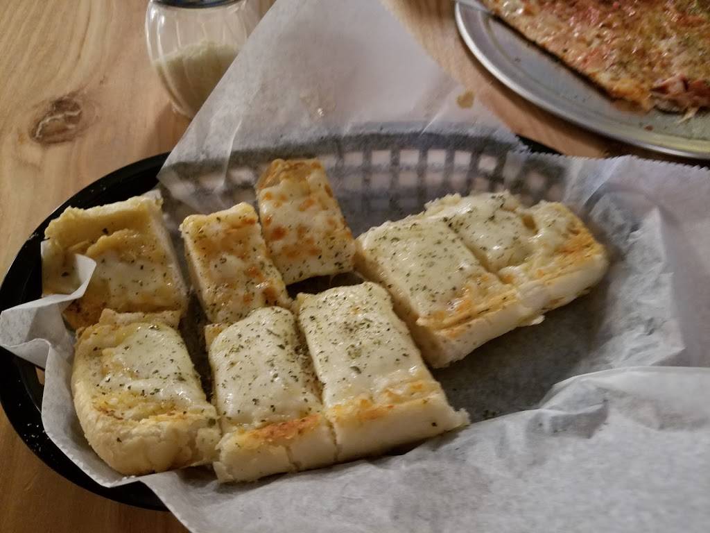 Dantes Pizzeria - Ravenswood | restaurant | 1964 W Lawrence Ave, Chicago, IL 60640, USA | 7732937608 OR +1 773-293-7608