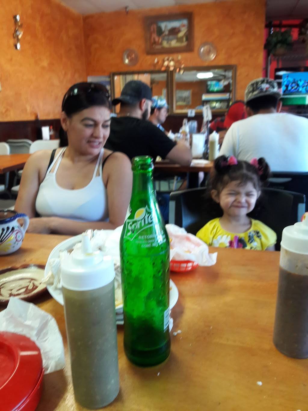 Tortas Y Tacos Michoacan | restaurant | 1714 E Irving Blvd, Irving, TX 75060, USA | 9724383020 OR +1 972-438-3020