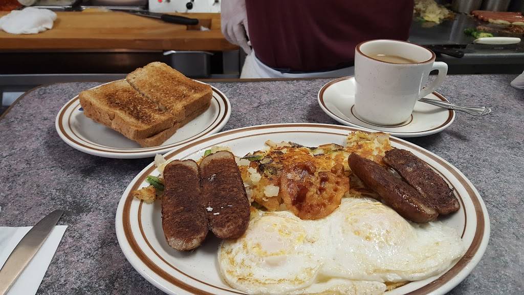 Chriss Texas Wiener Family Restaurant | meal takeaway | 51 S Orange Ave, South Orange, NJ 07079, USA | 9737636300 OR +1 973-763-6300