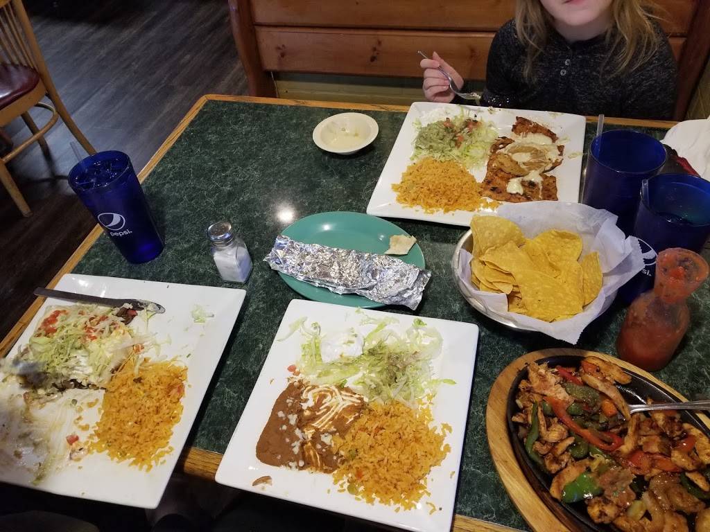 El Azteca Mexican Restaurant | restaurant | 111 N Main St, Haysville, KS 67060, USA | 3163515411 OR +1 316-351-5411
