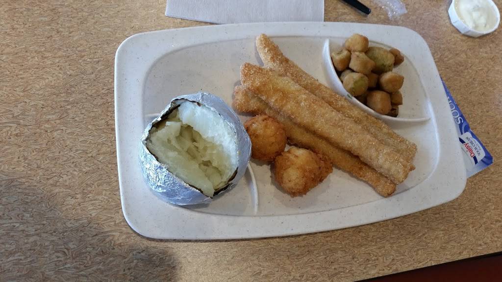 Captain Ds | restaurant | 111 Crown Pointe Pkwy, Kingsland, GA 31548, USA | 9125763825 OR +1 912-576-3825